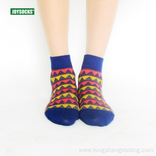 Nation style festive triangular shapes crew lady's socks